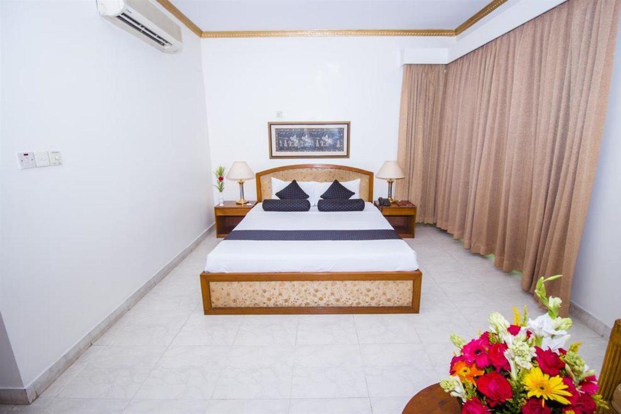Hotel De Crystal Crown Dhaka Zewnętrze zdjęcie