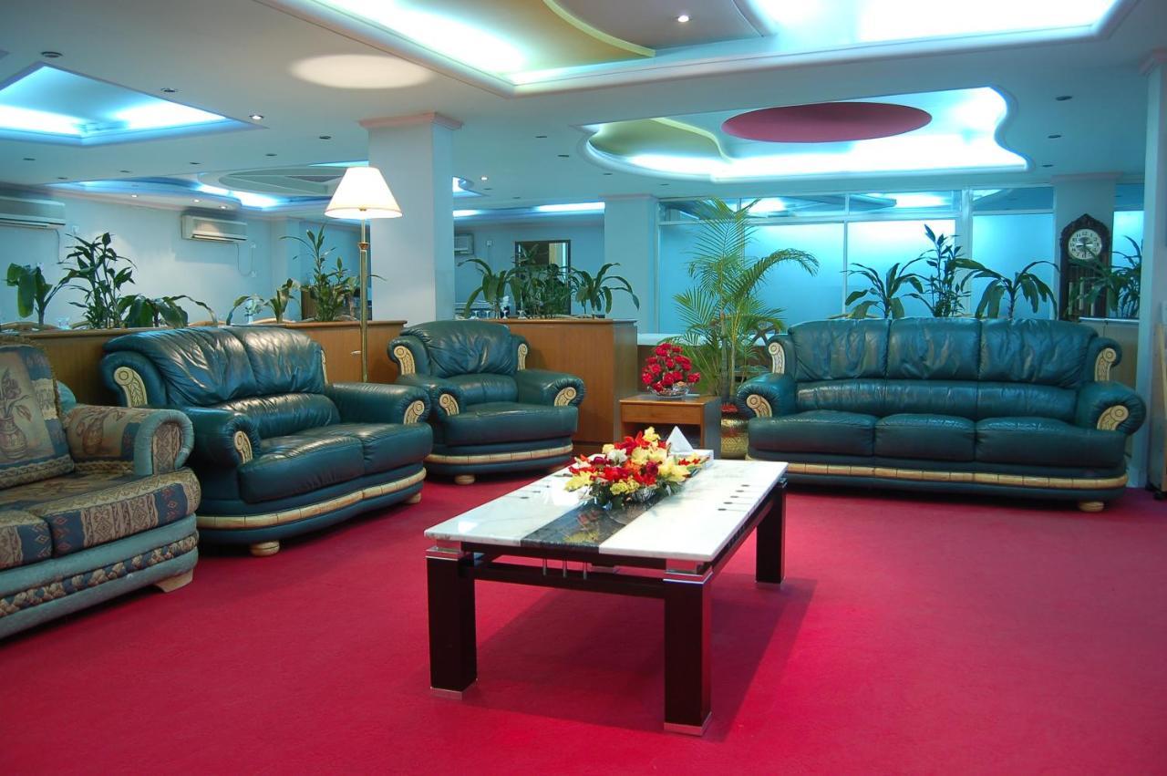 Hotel De Crystal Crown Dhaka Zewnętrze zdjęcie