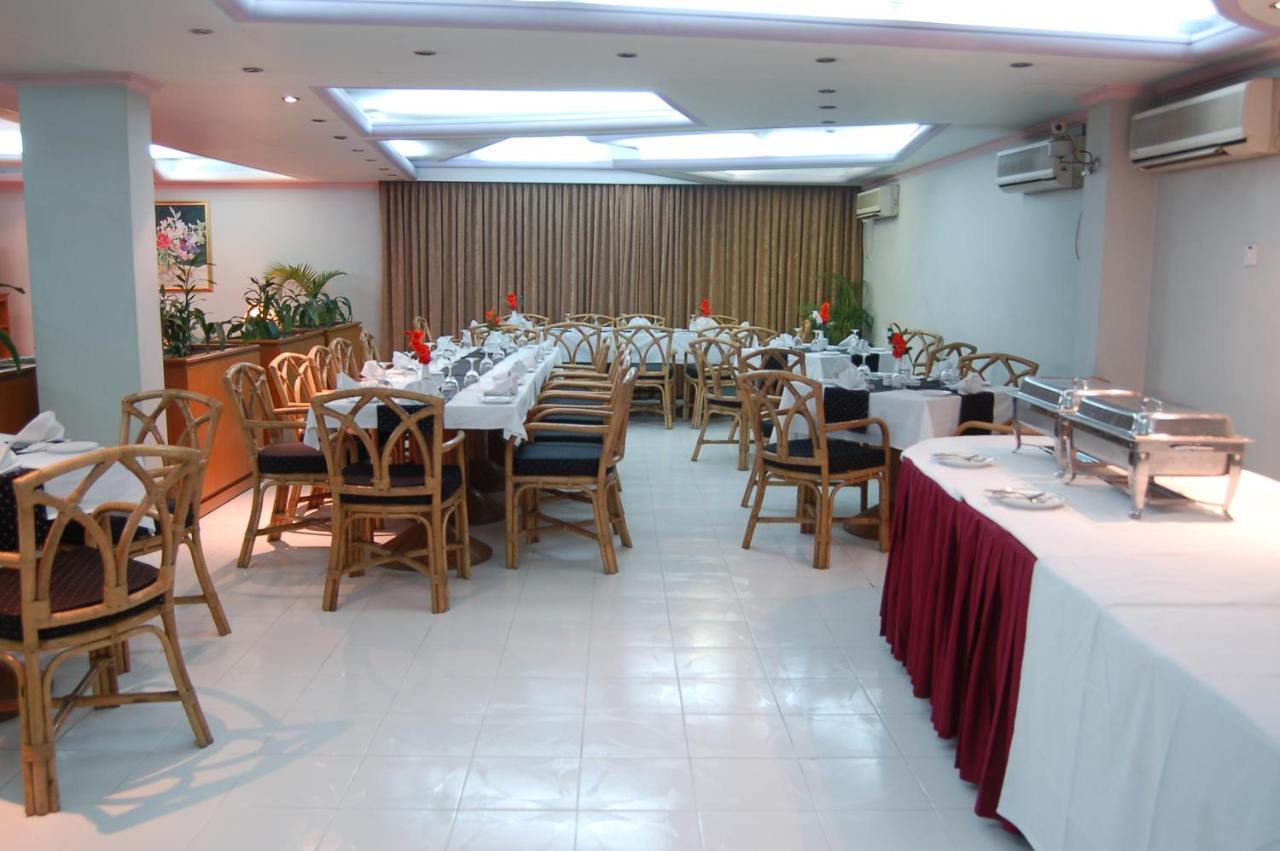 Hotel De Crystal Crown Dhaka Zewnętrze zdjęcie