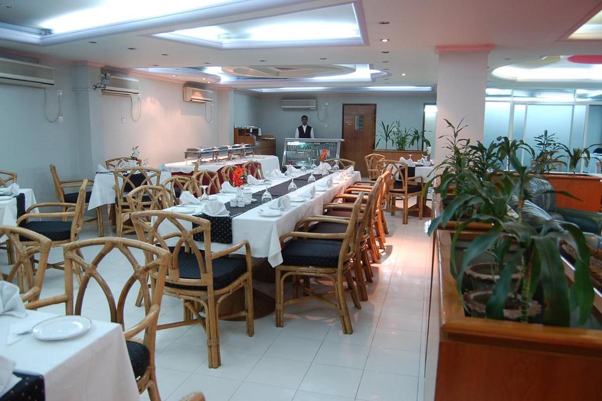 Hotel De Crystal Crown Dhaka Zewnętrze zdjęcie