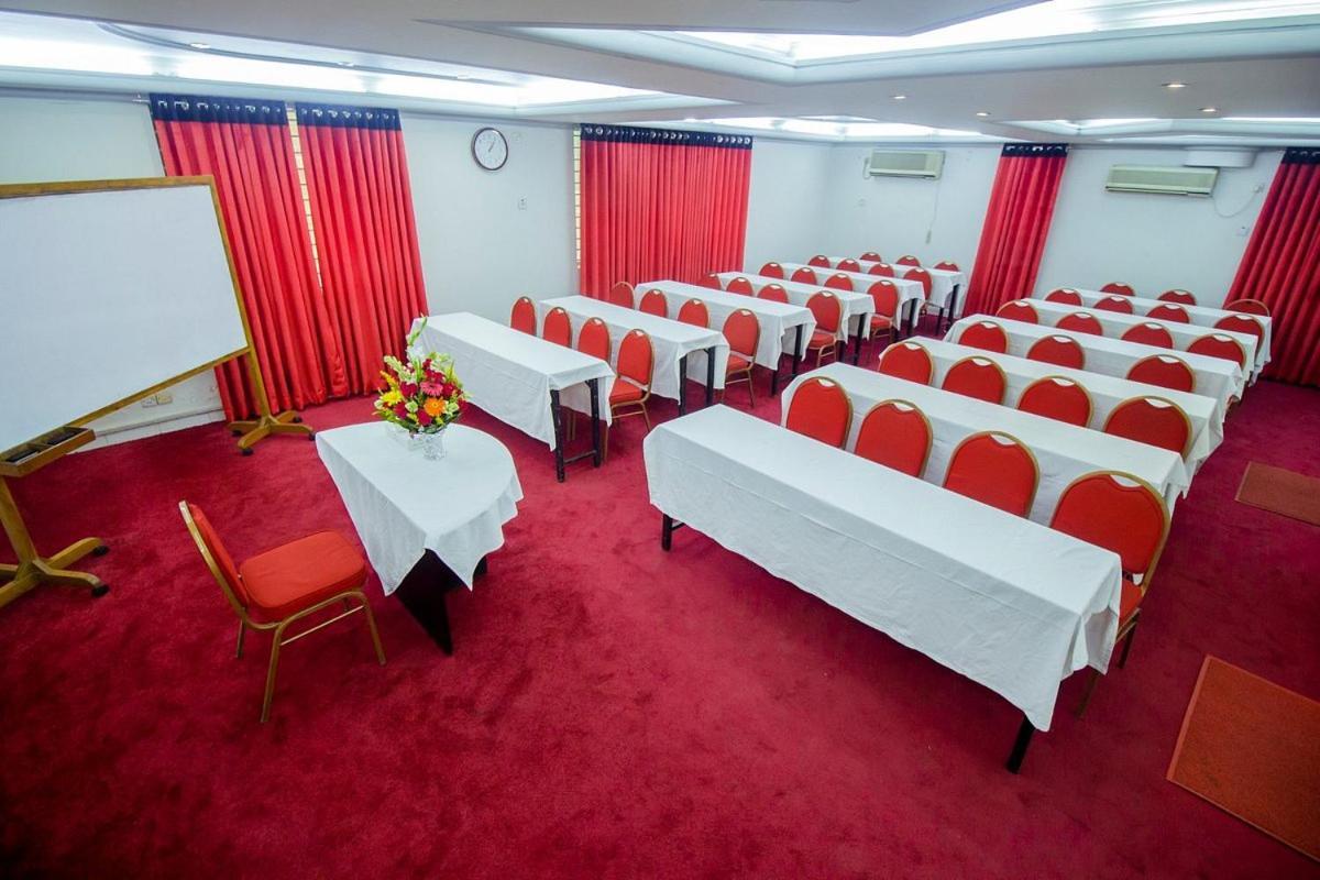 Hotel De Crystal Crown Dhaka Zewnętrze zdjęcie