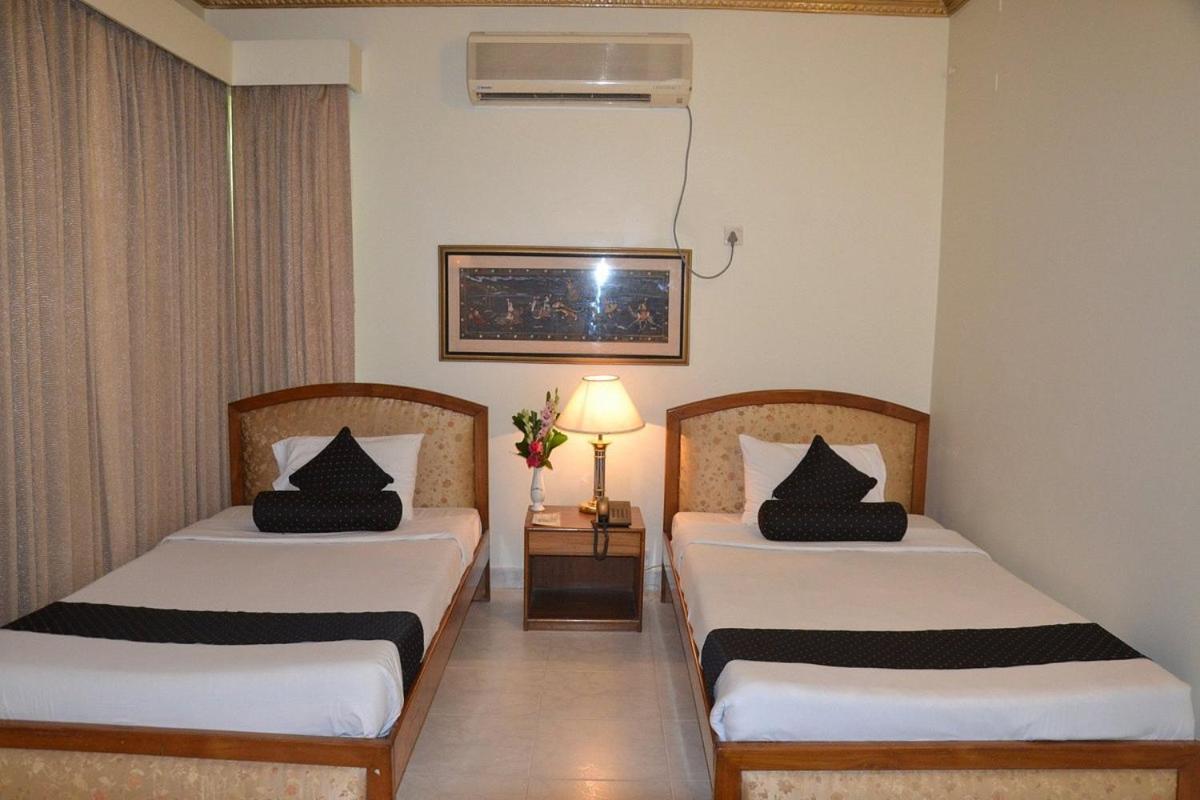 Hotel De Crystal Crown Dhaka Zewnętrze zdjęcie