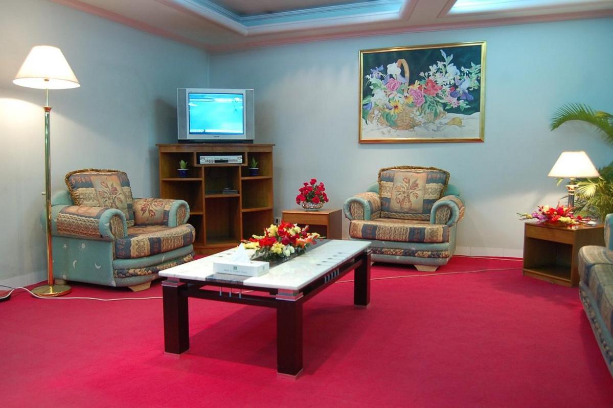 Hotel De Crystal Crown Dhaka Zewnętrze zdjęcie