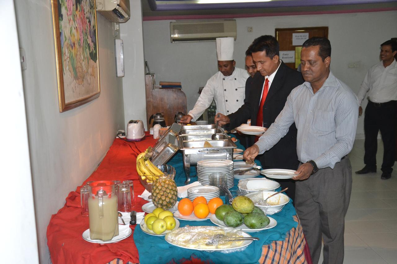 Hotel De Crystal Crown Dhaka Zewnętrze zdjęcie