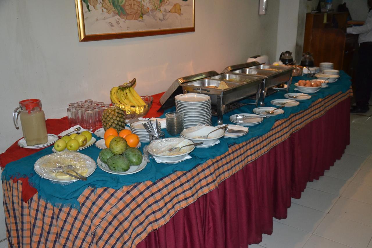 Hotel De Crystal Crown Dhaka Zewnętrze zdjęcie