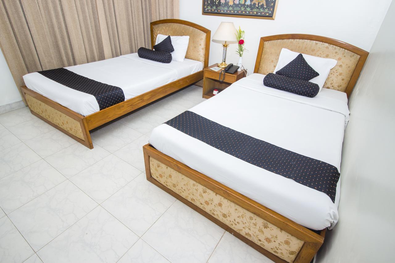 Hotel De Crystal Crown Dhaka Zewnętrze zdjęcie