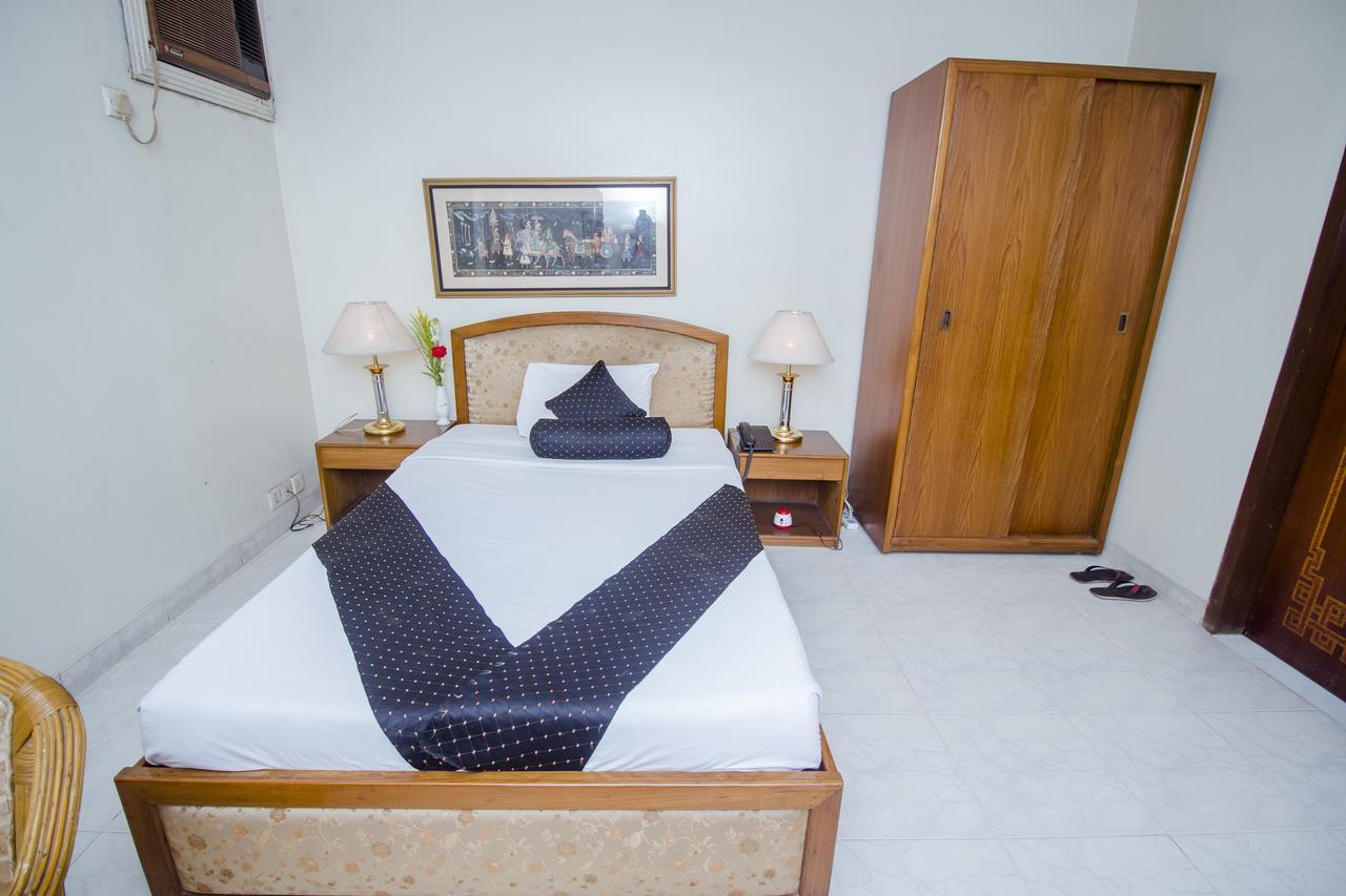 Hotel De Crystal Crown Dhaka Zewnętrze zdjęcie